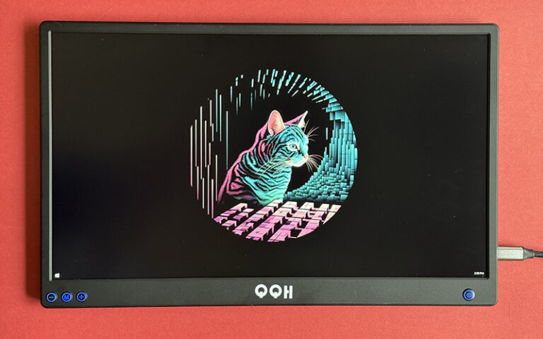 QQH 15.6″ portable travel monitor review – Plug and play all the way!